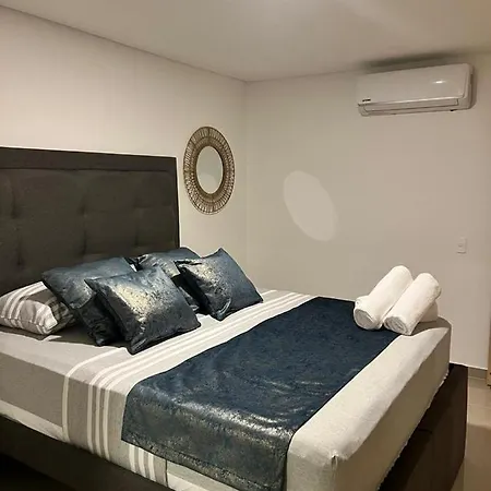 Apartamento Tres Habitaciones, Edificio Montu, Playas De Marbella,